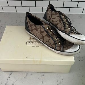 Gently used coach tennis shoes